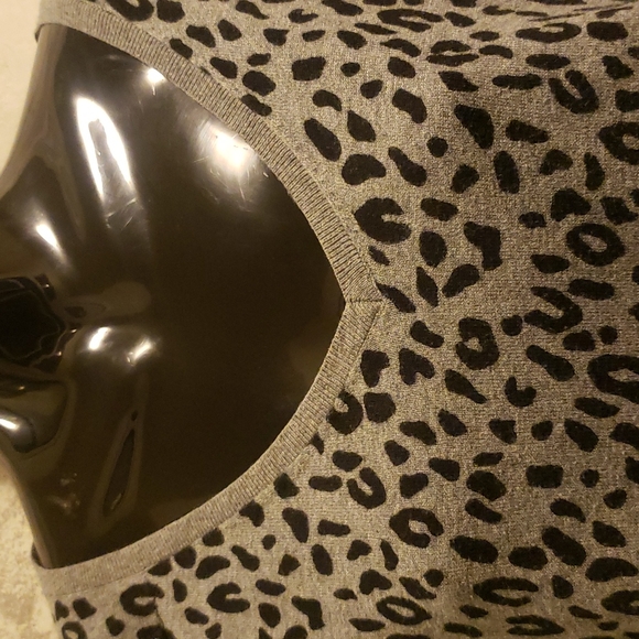 Ann Taylor top Medium-petite mesh back - Picture 2 of 5